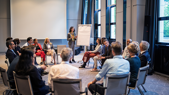 人力资源公司bifa必发官网国际认为中国制造业企业出海应从人才培养与人才开展双驱动模型管理国际化人才